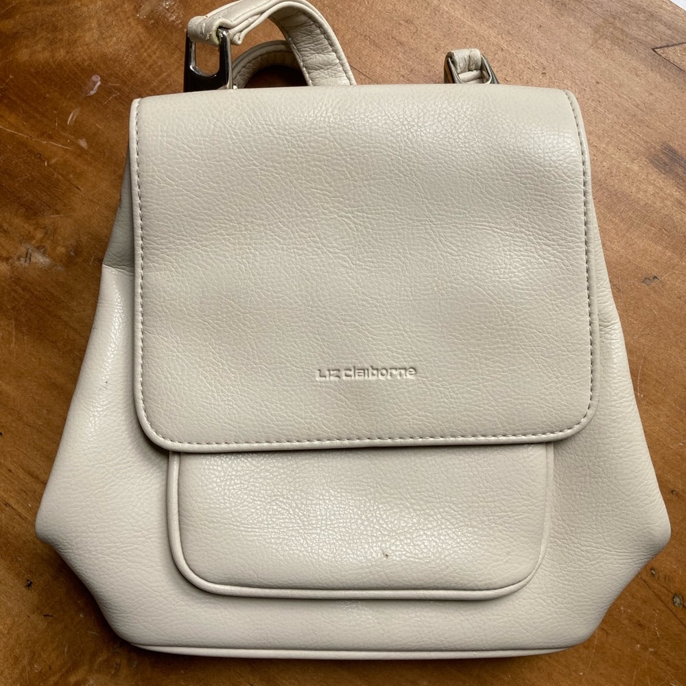 Women’s Liz Claiborne shoulder purse- cream/taupe color. Alex. 19 inch drop.